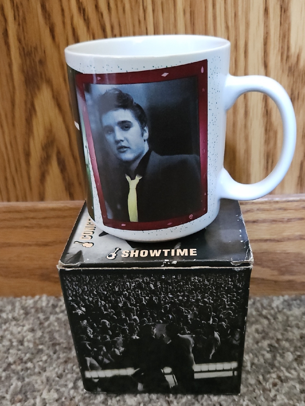 ELVIS PRESLEY OFFICIAL MUG -  Original Box